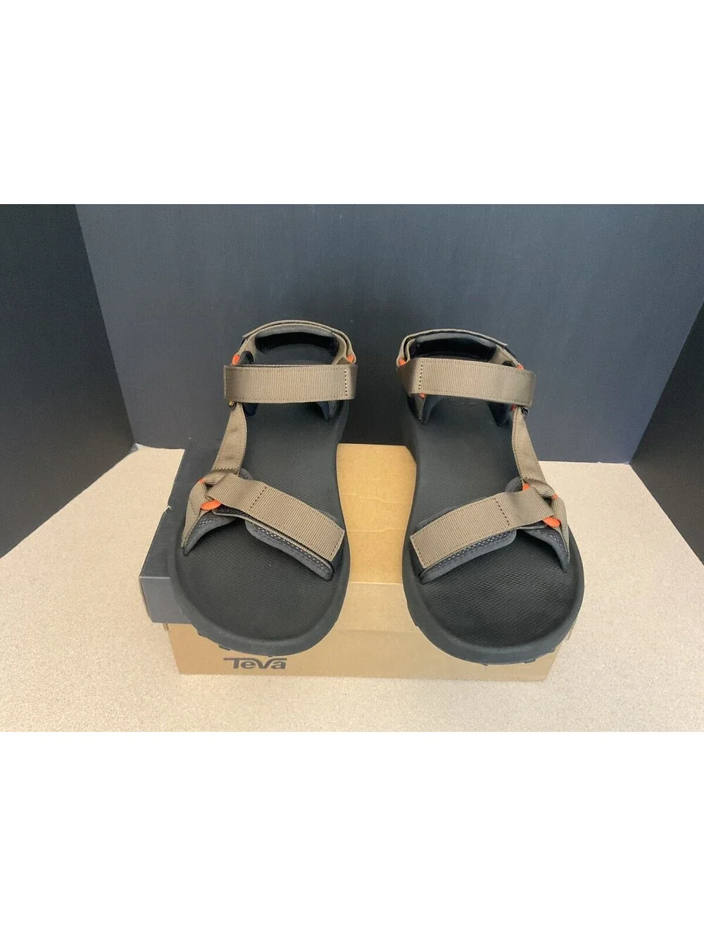 New! Mens Teva Hydratek Desert Palm Strappy Sandals. Size 12. Nice!!!